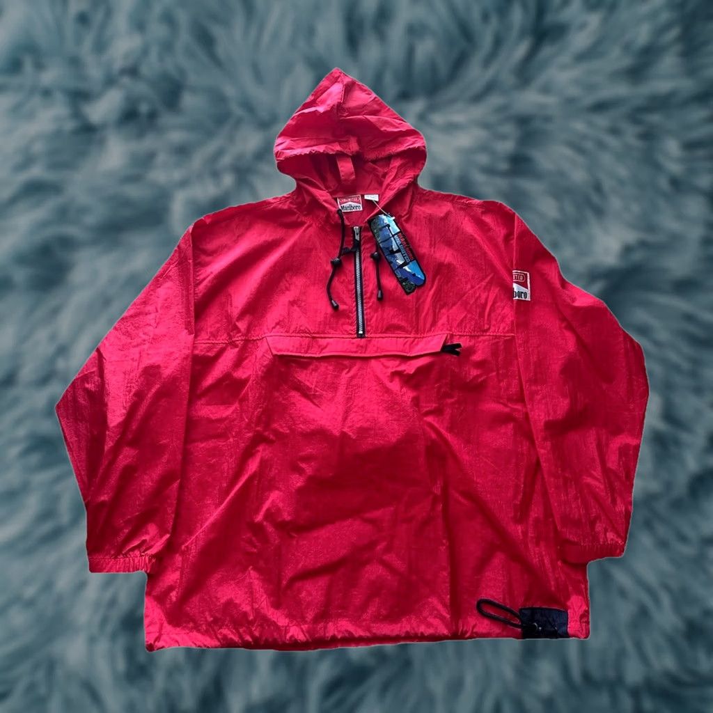 Marlboro VINTAGE Marlboro Jacket Windbreaker L Red 90s Logo Zip Pockets Packable NWT Flaws Mens Size US L / EU 52-54 / 3 - 1 Thumbnail