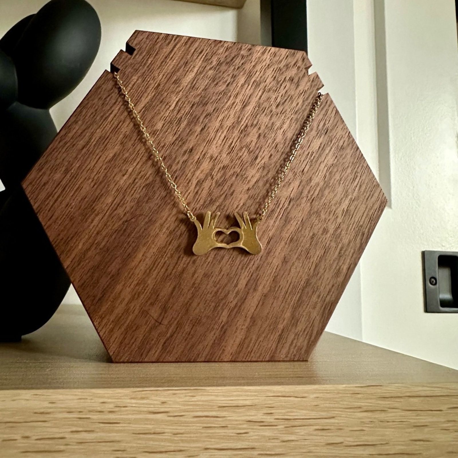 Other Heart hands 18k gold plated necklace! Taylor swift vibes! Size ONE SIZE - 2 Thumbnail