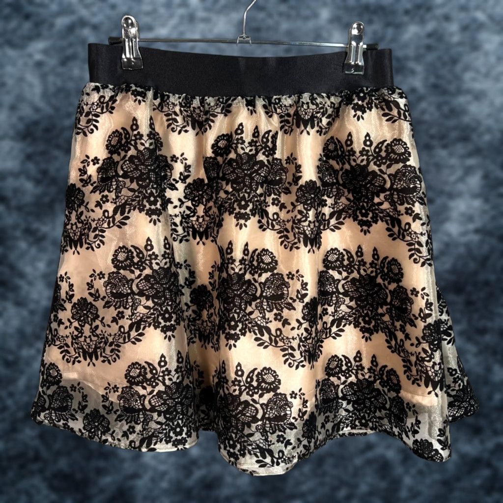 Express VINTAGE Express Skirt XS Black Lace Overlay Beige Lining Polyester Elastic Waist Womens Size 26" / US 2 / IT 38 - 1 Thumbnail