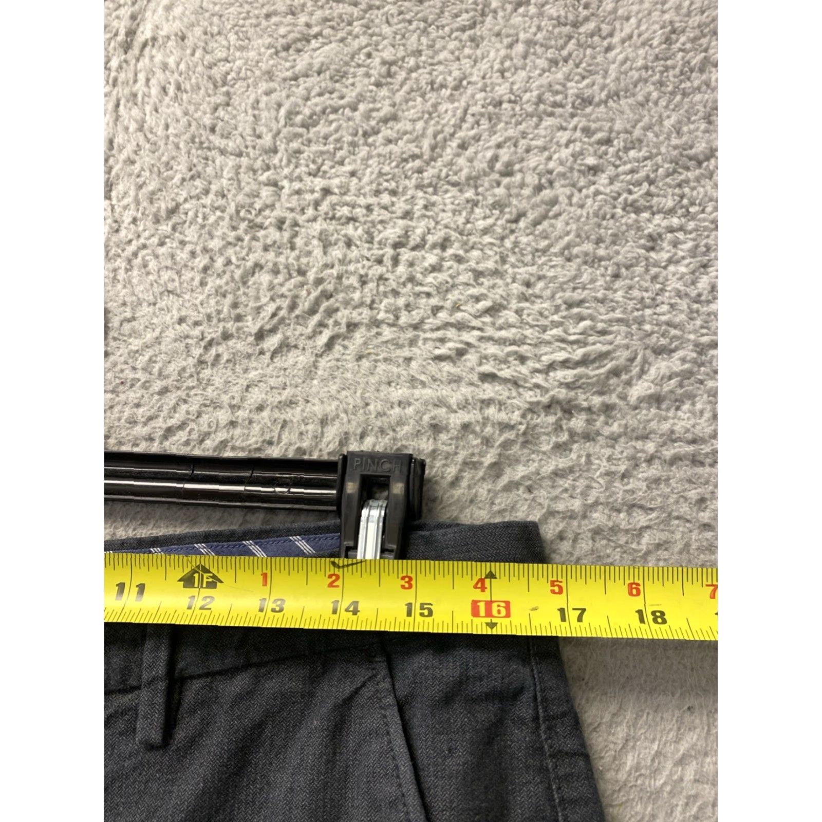 Banana Republic VINTAGE Banana Republic Pants Mens 32 Gray Dawson Chino Pants 32x32 /154-27 Size US 32 / EU 48 - 3 Thumbnail