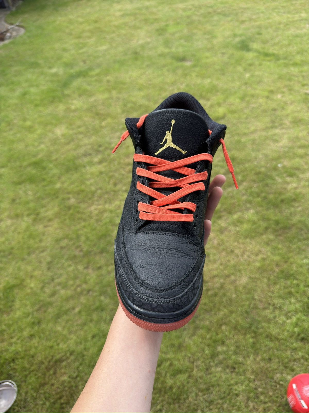 J Balvin × Jordan Brand Jordan 3 J Balvin rio Size US 10.5 / EU 43-44 - 2 Thumbnail