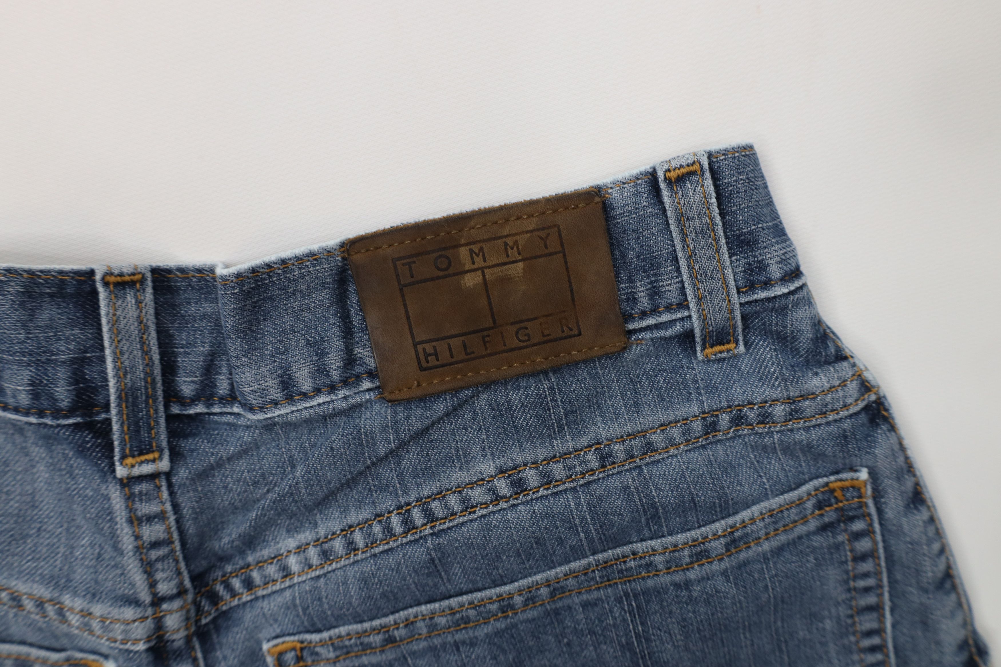 Tommy Hilfiger Vintage Y2K 2001 Tommy Hilfiger Fit Denim Jean Shorts Jorts Size US 30 / EU 46 - 13 Thumbnail