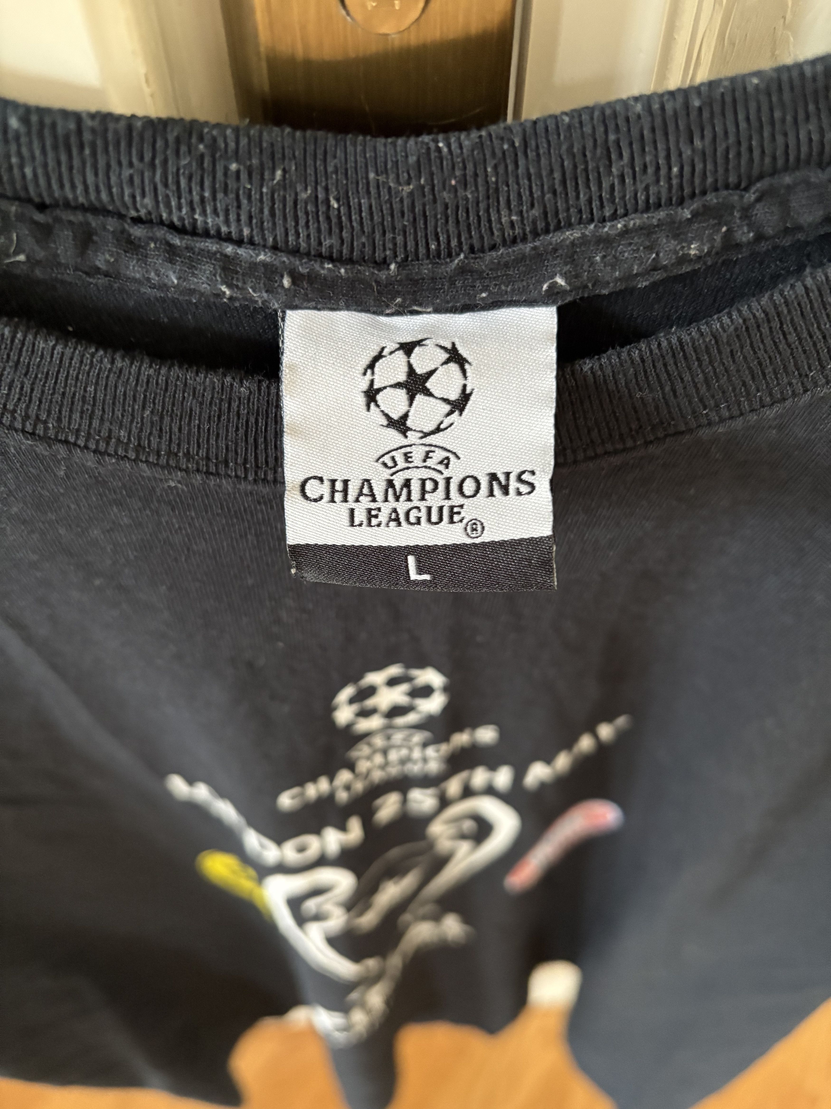 UEFA UEFA Champions League Finals T-Shirt Size US L / EU 52-54 / 3 - 2 Thumbnail