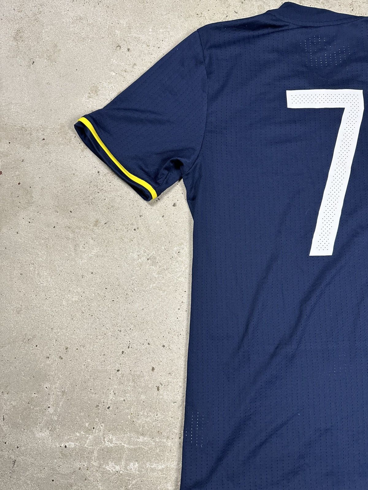 Adidas Adidas x Sweden 2016/2017 #7 Match Worn Issue U21 Jersey Size US M / EU 48-50 / 2 - 11 Thumbnail