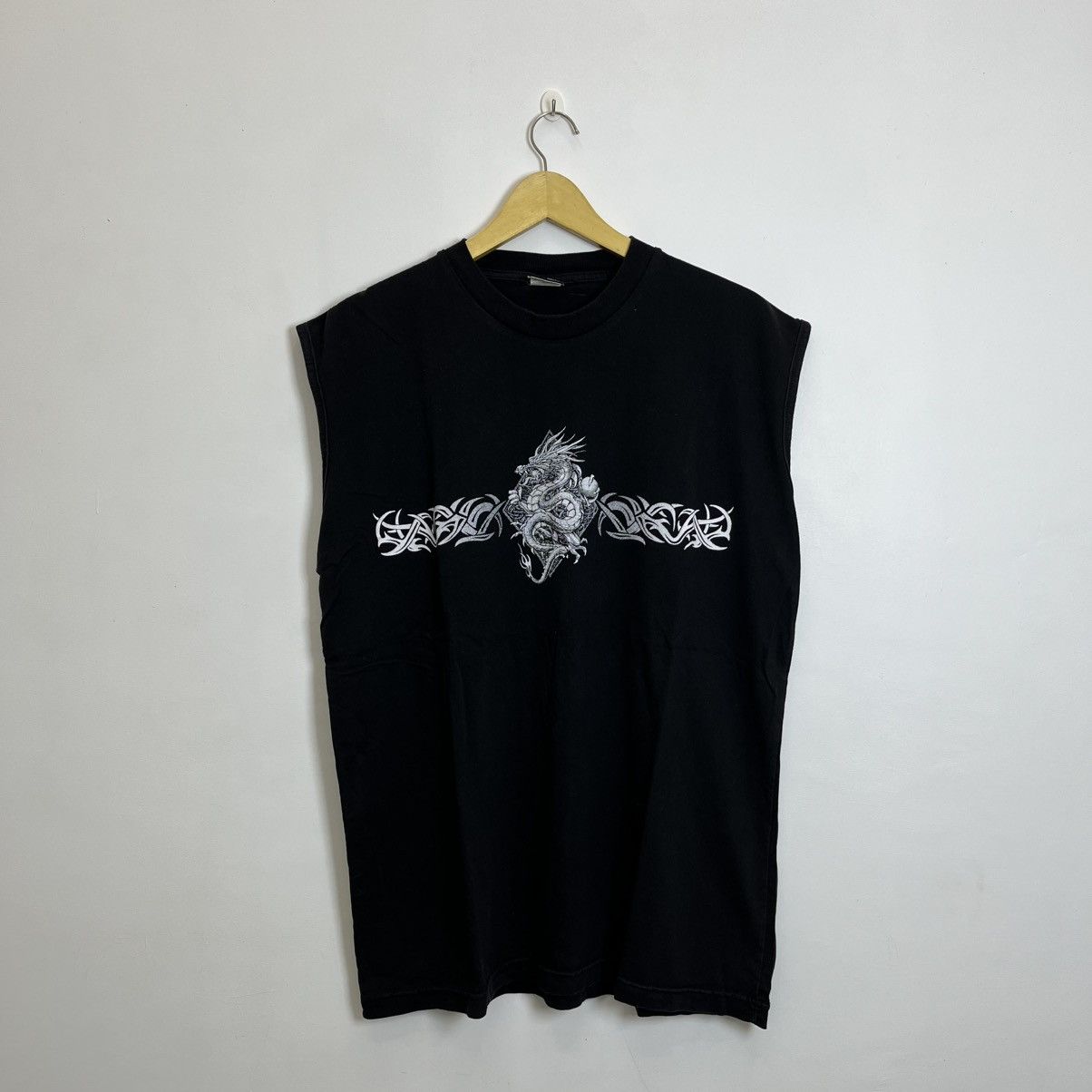 Japanese Brand Crazy Vintage Import Gear 90s “Dragon” Sleeveless Tee Size US L / EU 52-54 / 3 - 4 Thumbnail