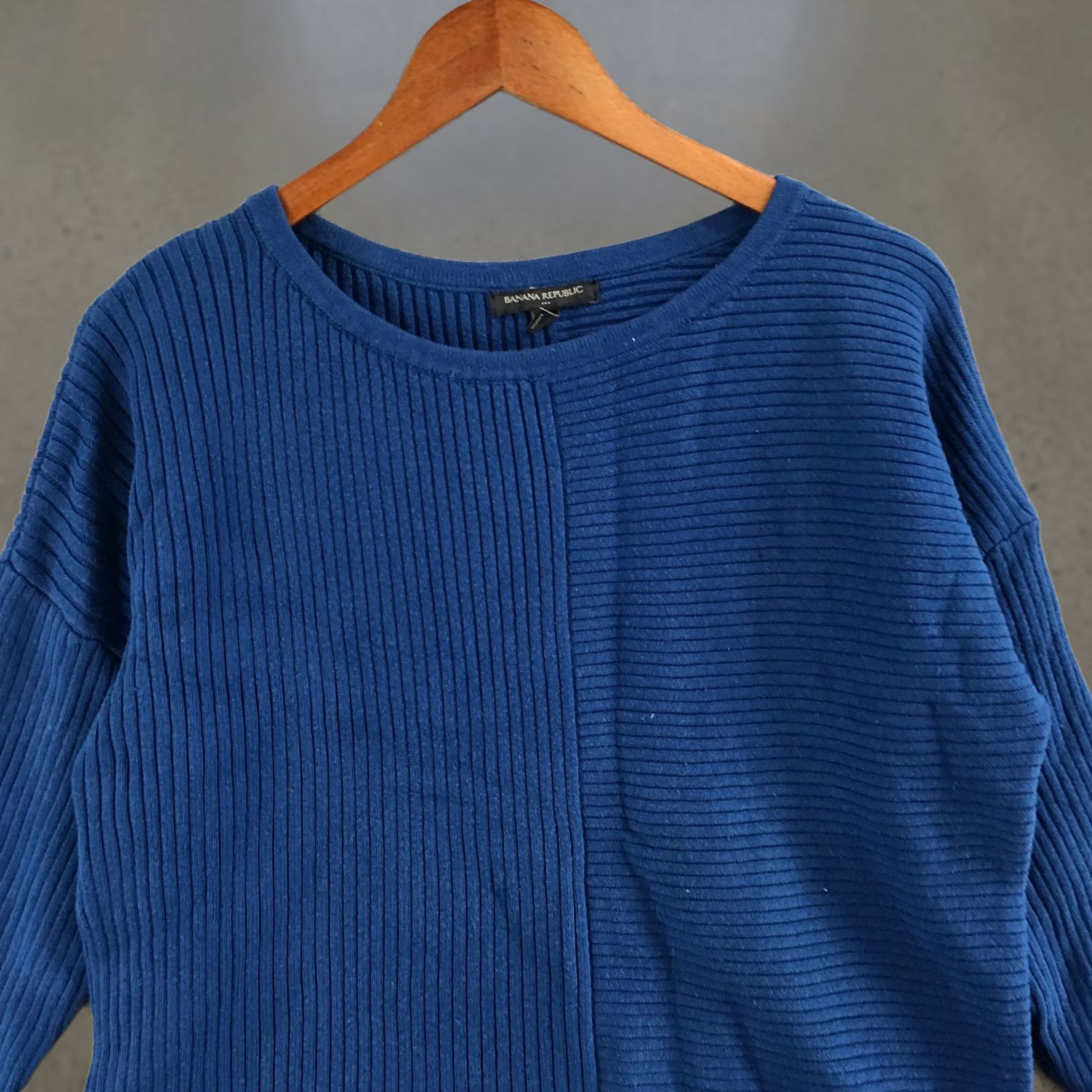 Banana Republic Banana Republic Sweater Womens M Long Sleeve Crew Neck Knit Pullover Blue Ribbed Size M / US 6-8 / IT 42-44 - 1 Thumbnail