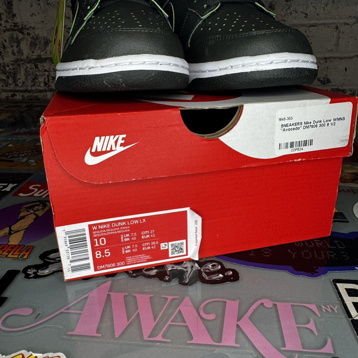 Nike Nike Dunk Low Avocado Women's 10/Men's 8.5 DS Size US 10 / IT 40 - 8 Thumbnail