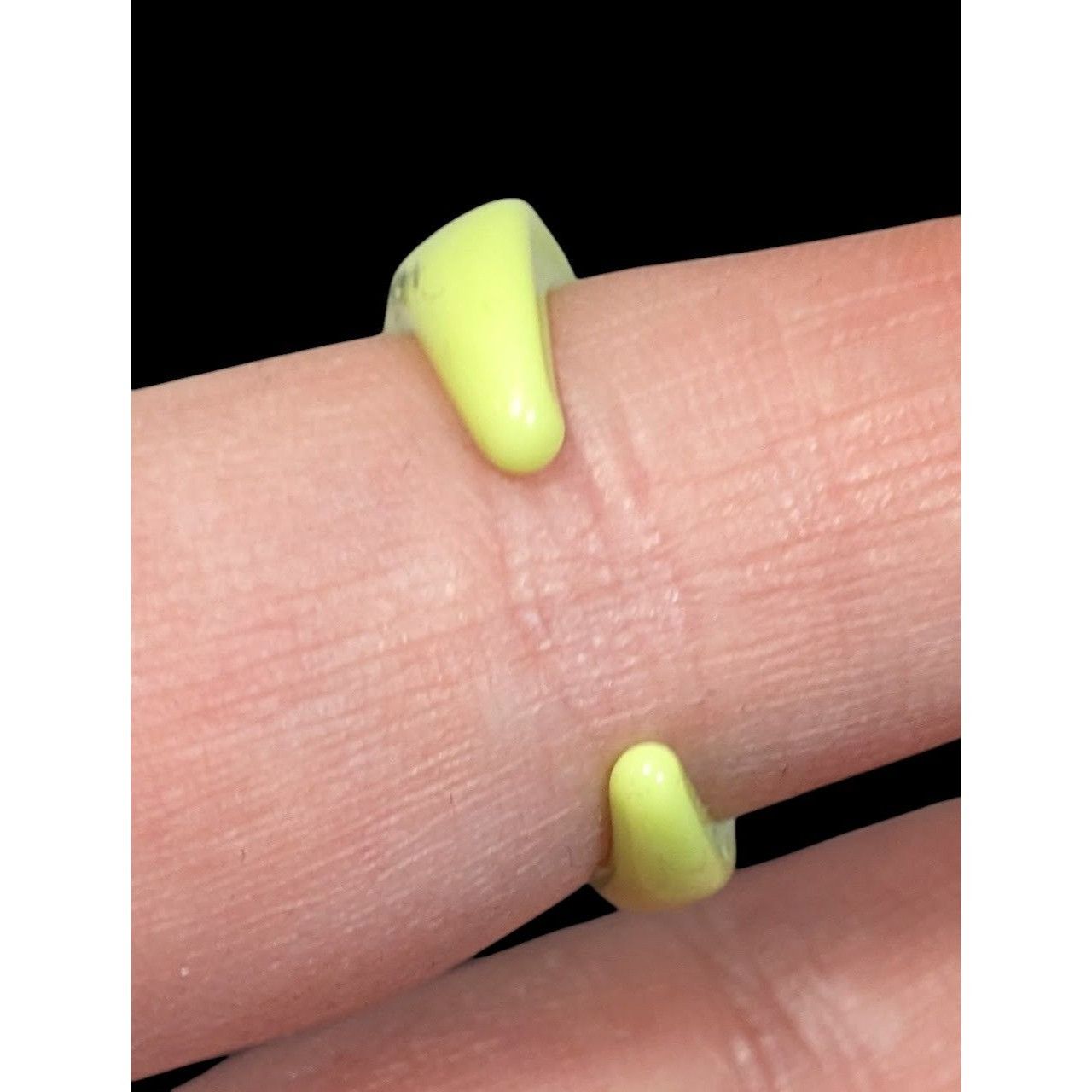 Other Retro Light Green Textured Open Bottom Dome Cuff Ring Size 8 Size ONE SIZE - 3 Thumbnail