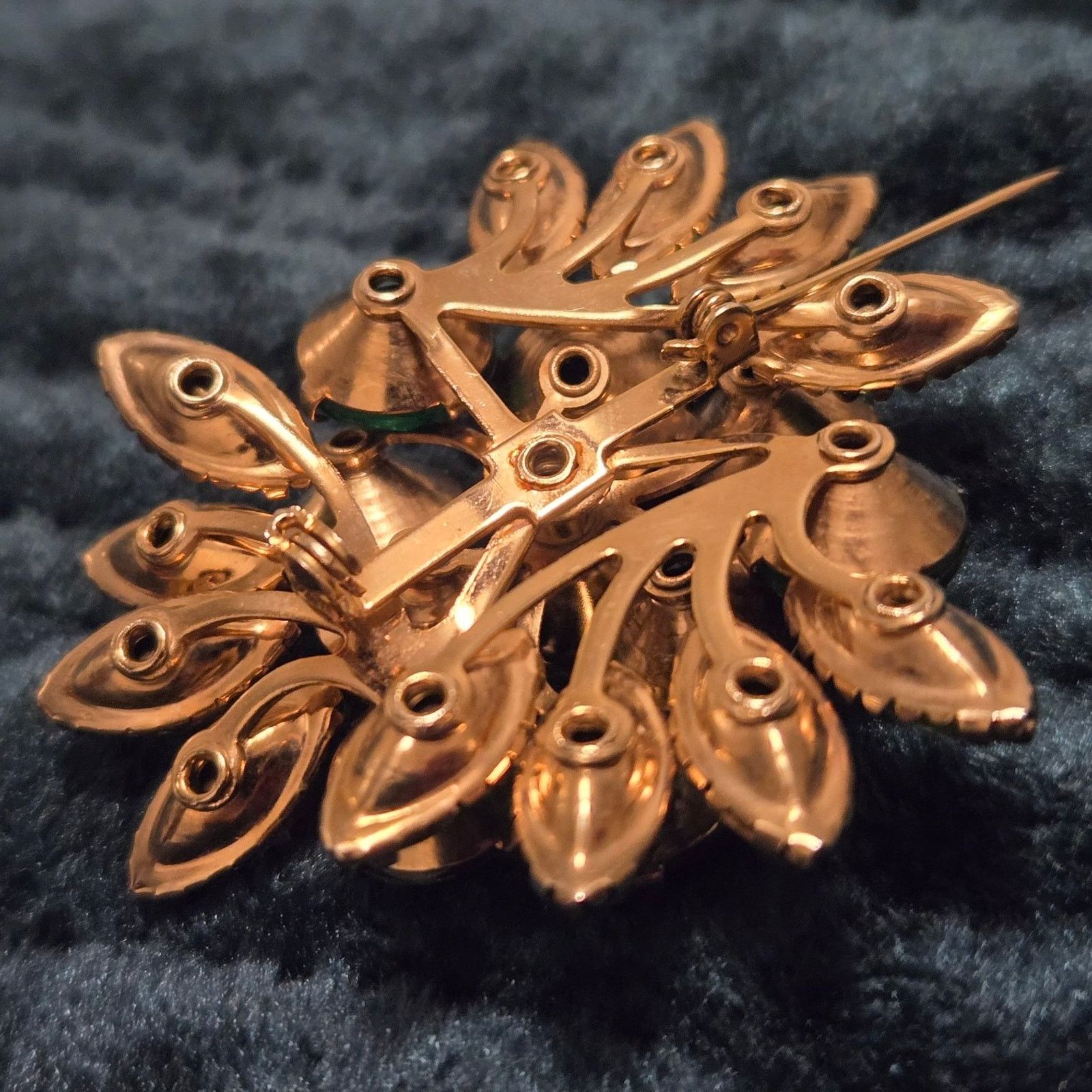 Jewelry Stunning Vintage Green Rhinestone Brooch Size ONE SIZE - 10 Thumbnail