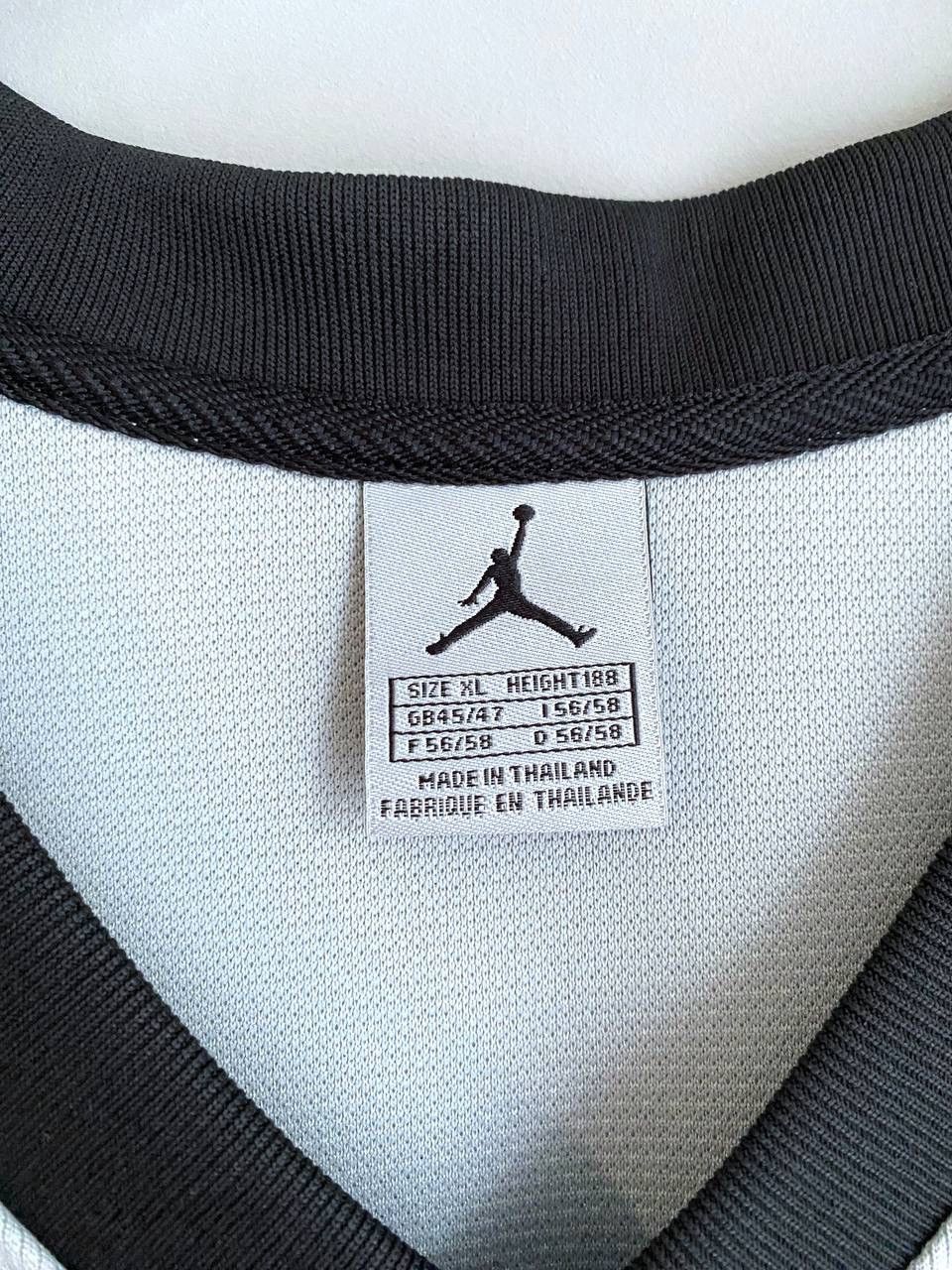 Vintage Vintage Air Jordan #23 Men's Bsketball Jersey, Size XL Size US XL / EU 56 / 4 - 10 Thumbnail