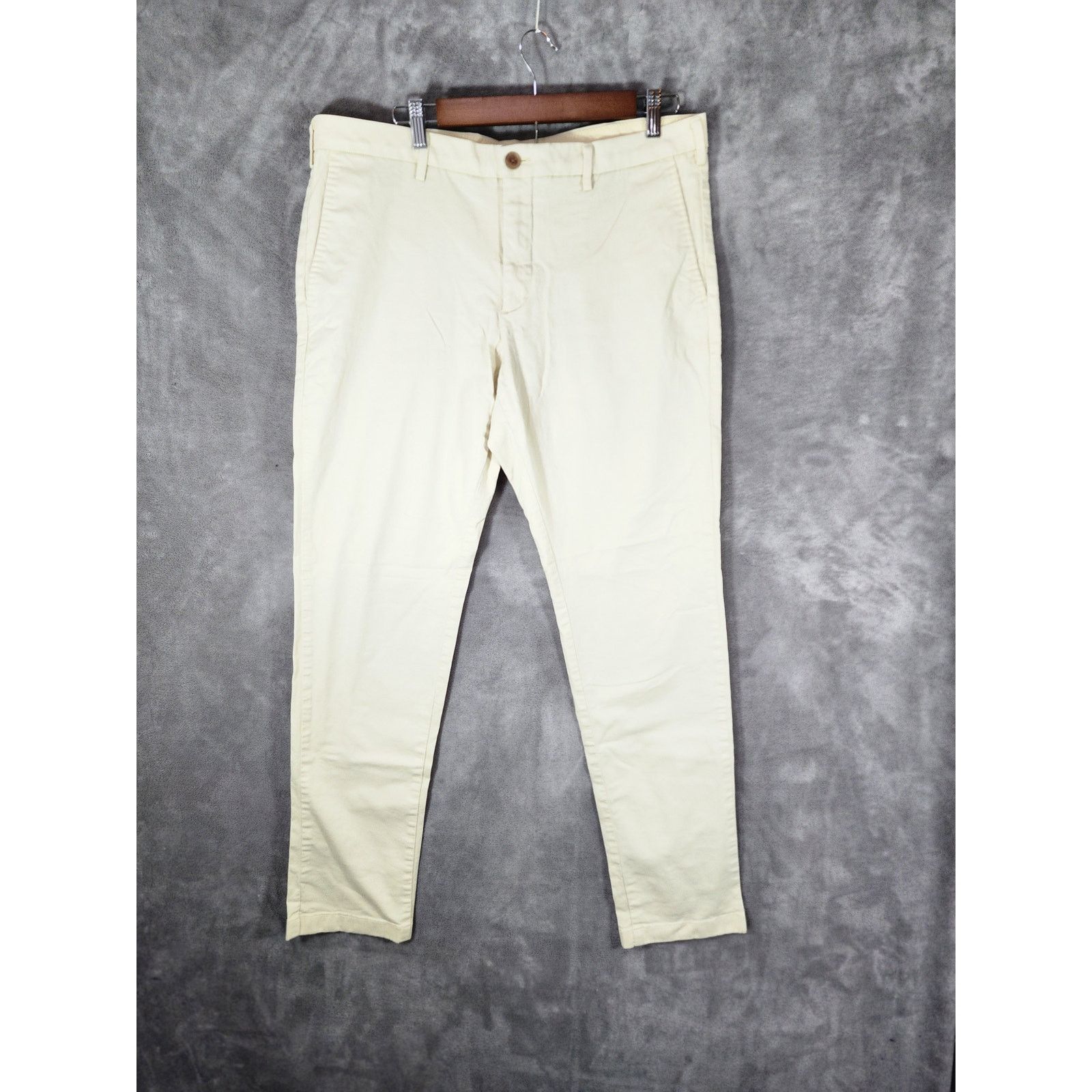 Uniqlo Uniqlo Men's Beige 36x34 Pants Straight Fit Size US 36 / EU 52 - 1 Thumbnail
