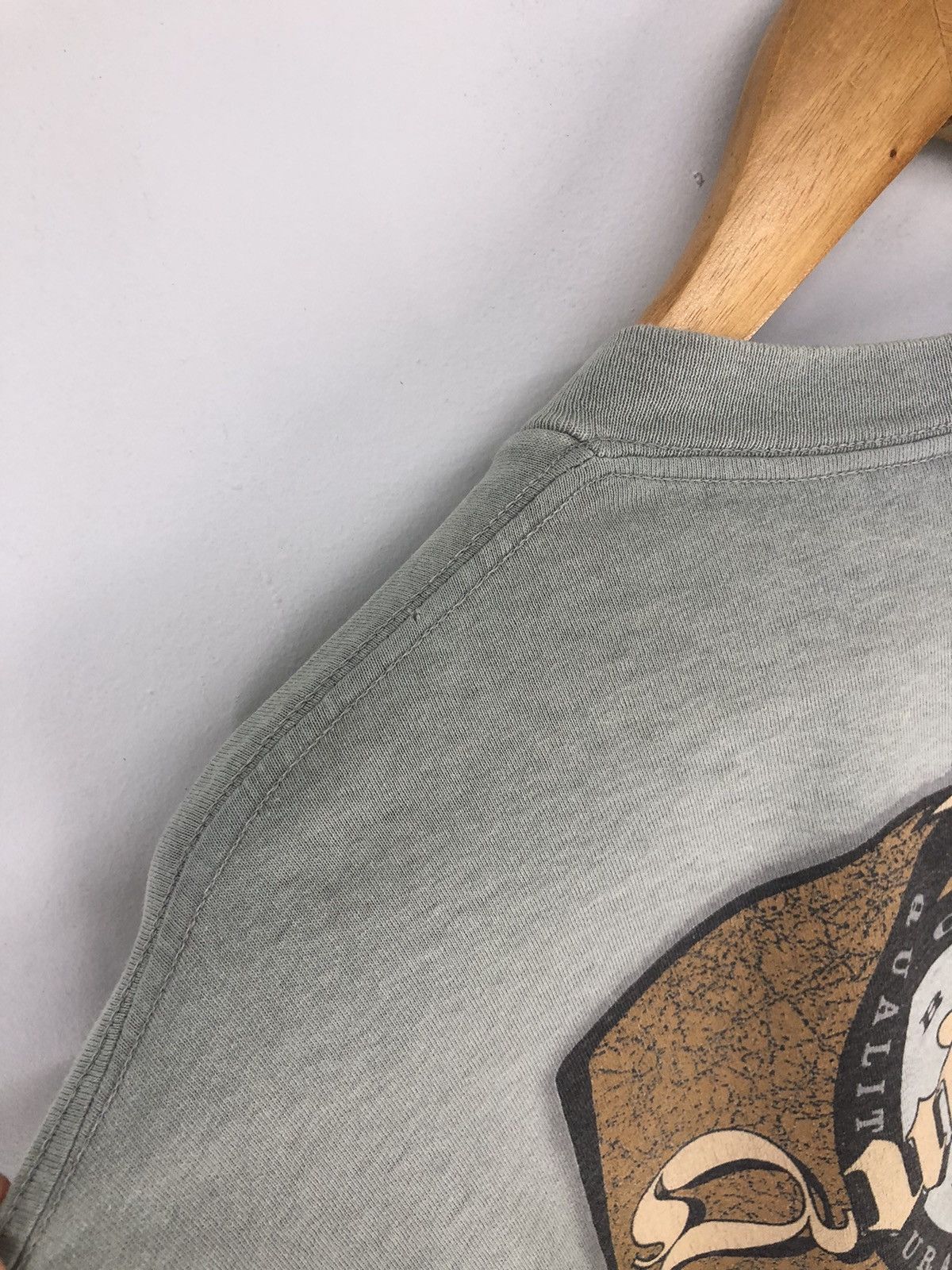 Quiksilver Vintage Quiksilver Big Logo Distressed Tshirt Size US XL / EU 56 / 4 - 13 Thumbnail