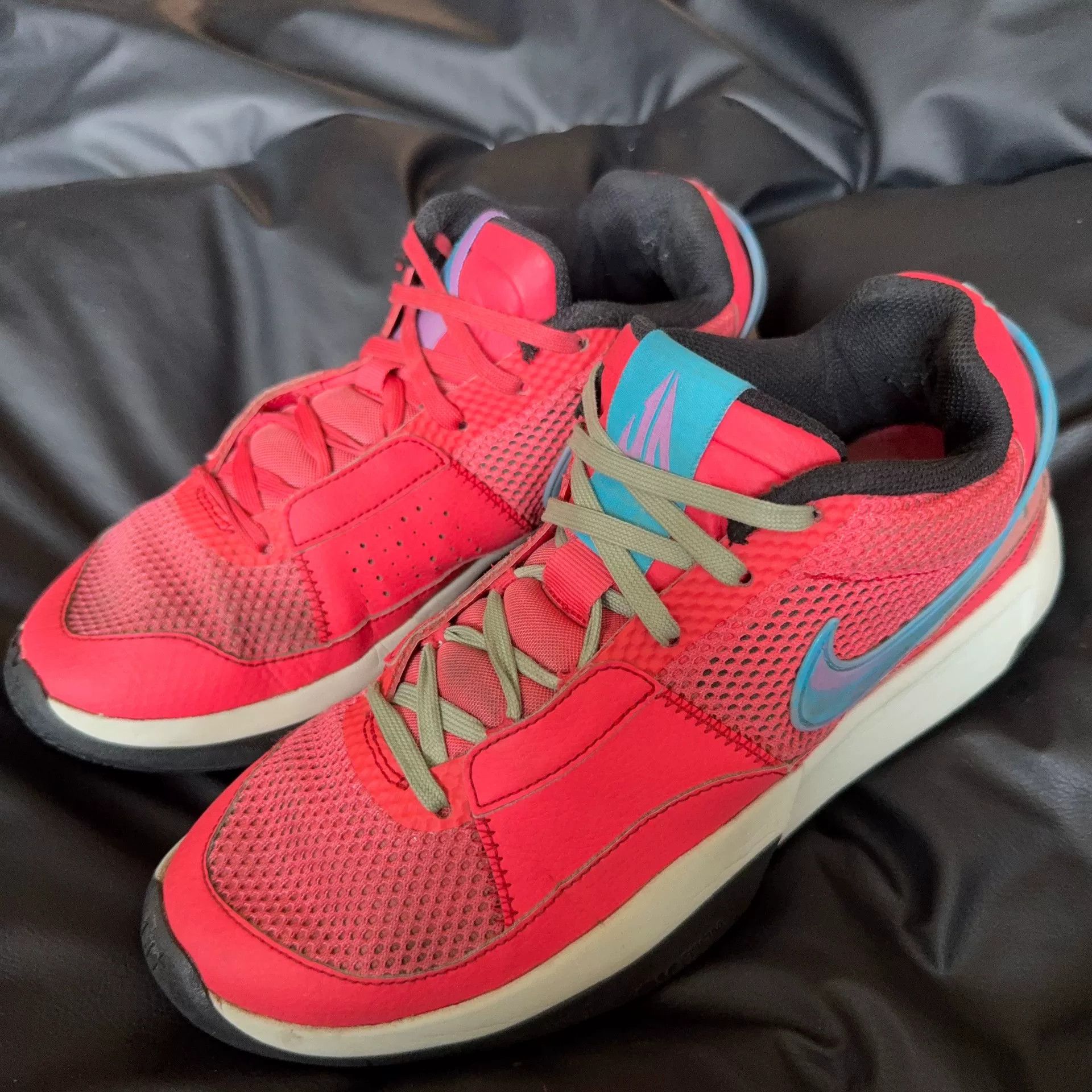 Nike Nike Red Lowtop Sneakers 42 Men Size US 9 / EU 42 - 1 Thumbnail