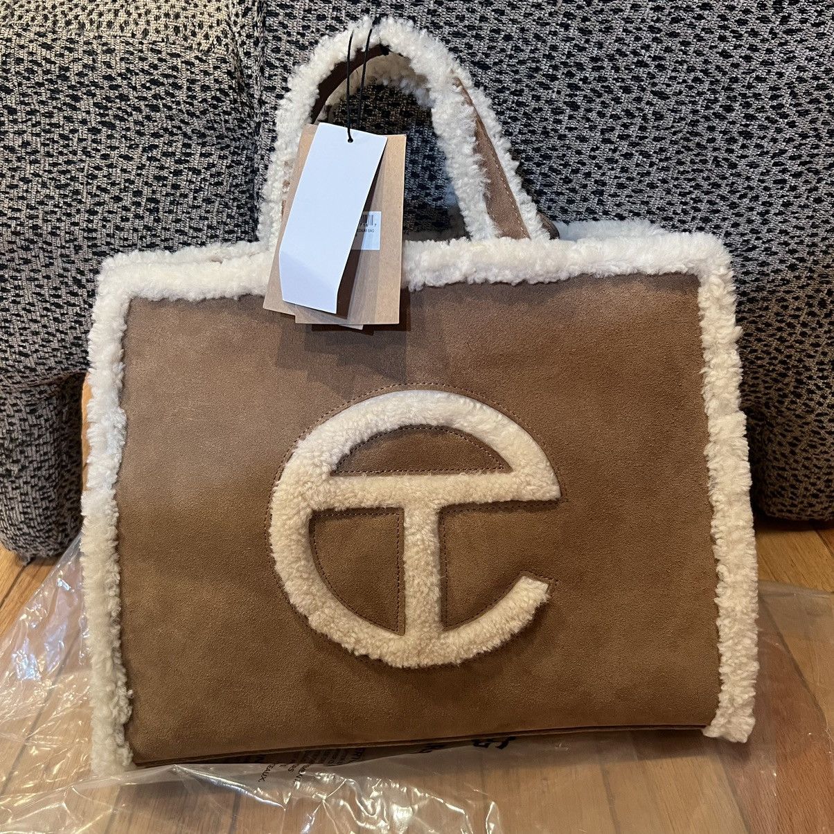 Telfar × Ugg Medium TelfarxUgg Bag Size ONE SIZE - 1 Thumbnail
