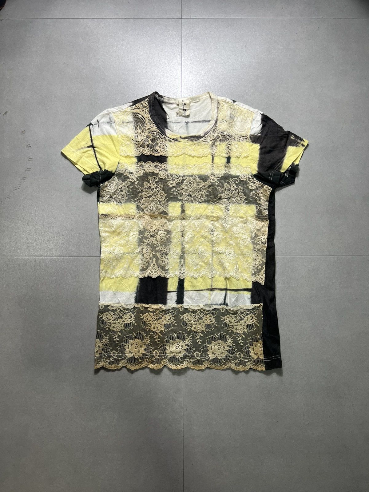 Comme des Garcons Tao CDG - Lace Patched Tee Size M / US 6-8 / IT 42-44 - 1 Thumbnail