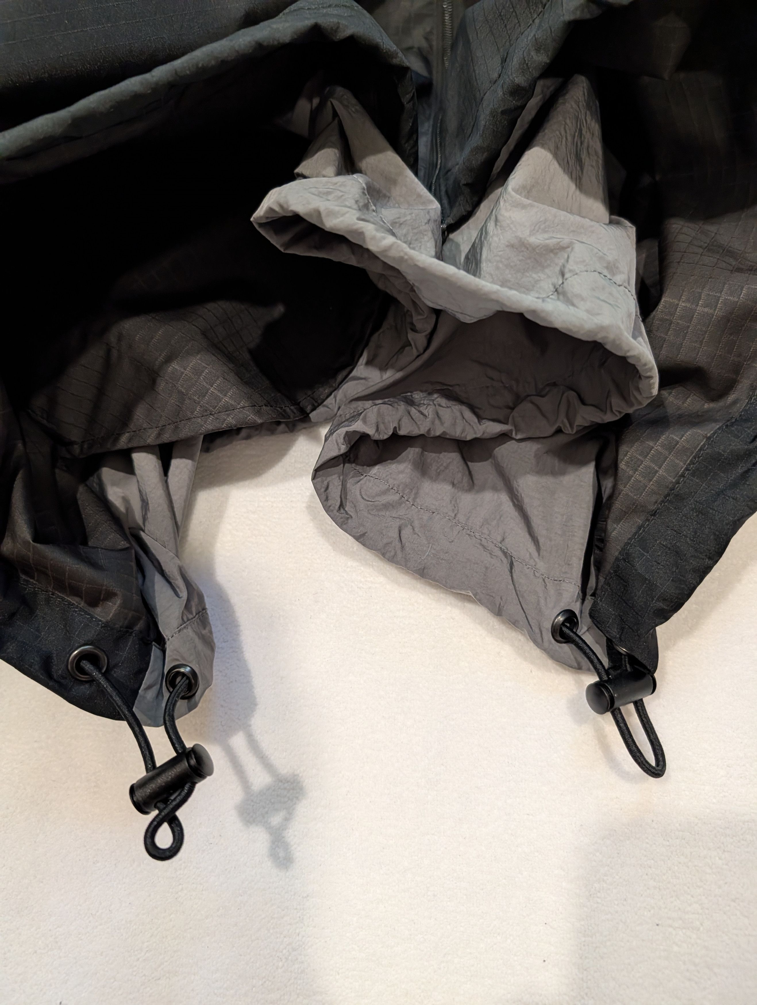 Balenciaga Balenciaga Two-Tone Tech Windbreaker FW23 534317TDO051408 Size US S / EU 44-46 / 1 - 11 Thumbnail