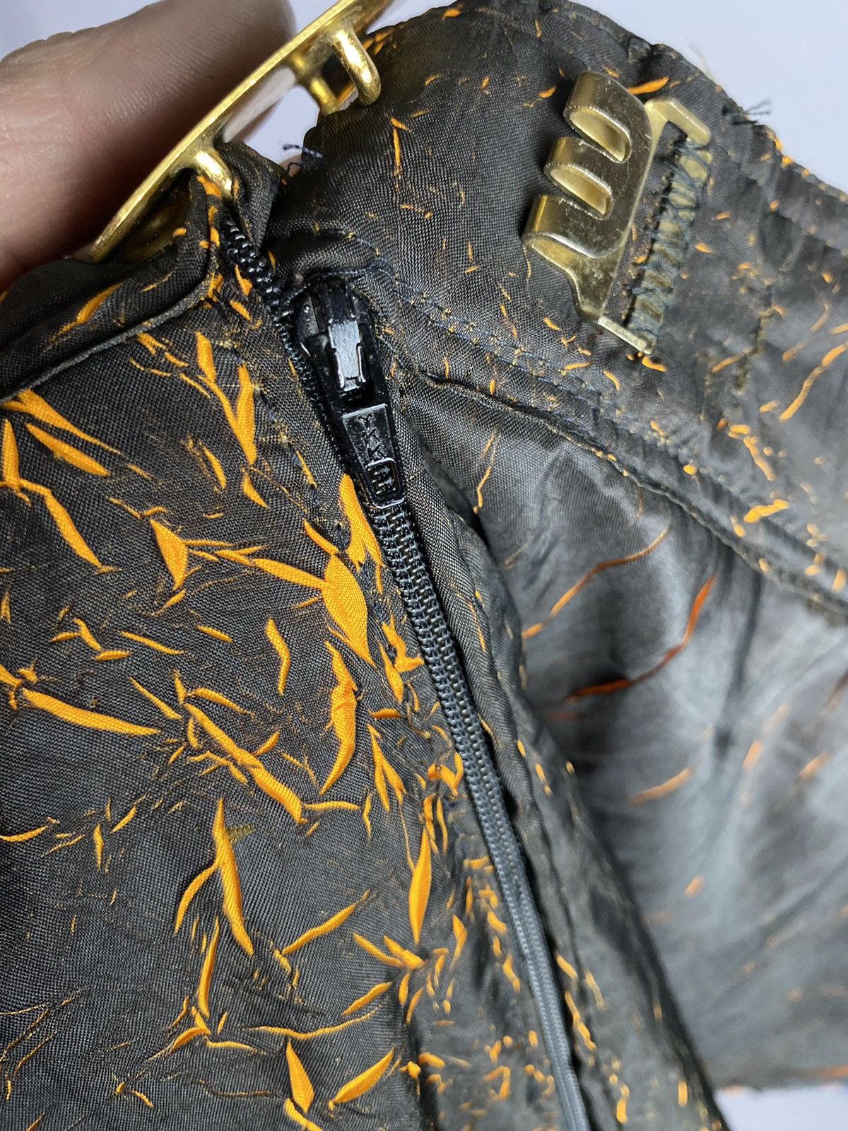 Japanese Brand × Vintage Vintage Graphic Nylon Pants with Abstract Orange Pattern Size US 32 / EU 48 - 9 Thumbnail