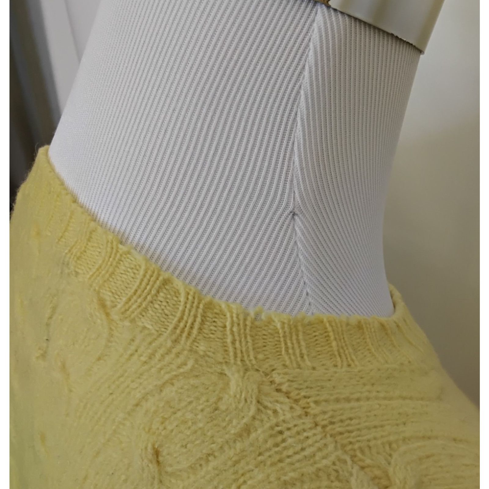 Ralph Lauren Ralph Lauren Lambswool Sweater Women's S Yellow Cable Worn Size S / US 4 / IT 40 - 7 Thumbnail