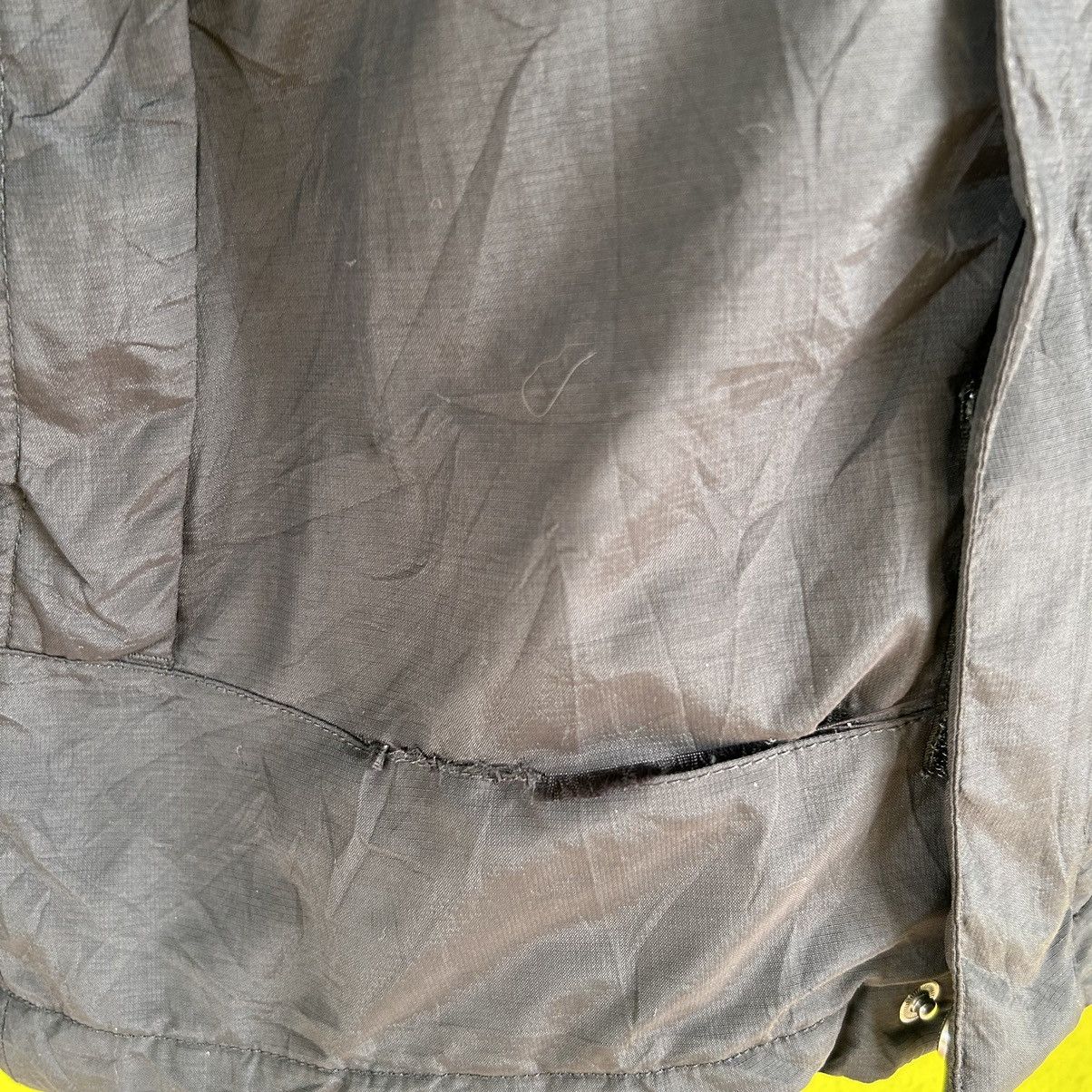 The North Face Vintage The North Face Hyvent Distressed Jacket Size US M / EU 48-50 / 2 - 5 Thumbnail