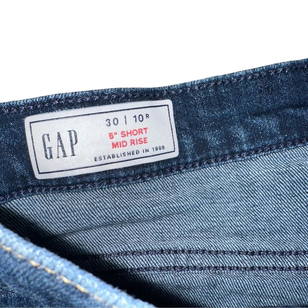 Gap GAP Women’s Jean 5” Short Mid-Rise Blue Size 30 or 10R. Size 42" / US 20 - 4 Thumbnail