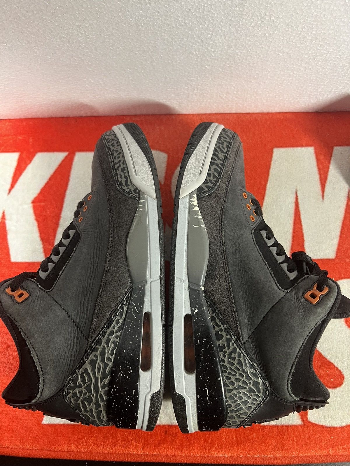 Jordan Brand Air Jordan 3 Retro “Fear” 2013 Size US 9.5 / EU 42-43 - 3 Thumbnail