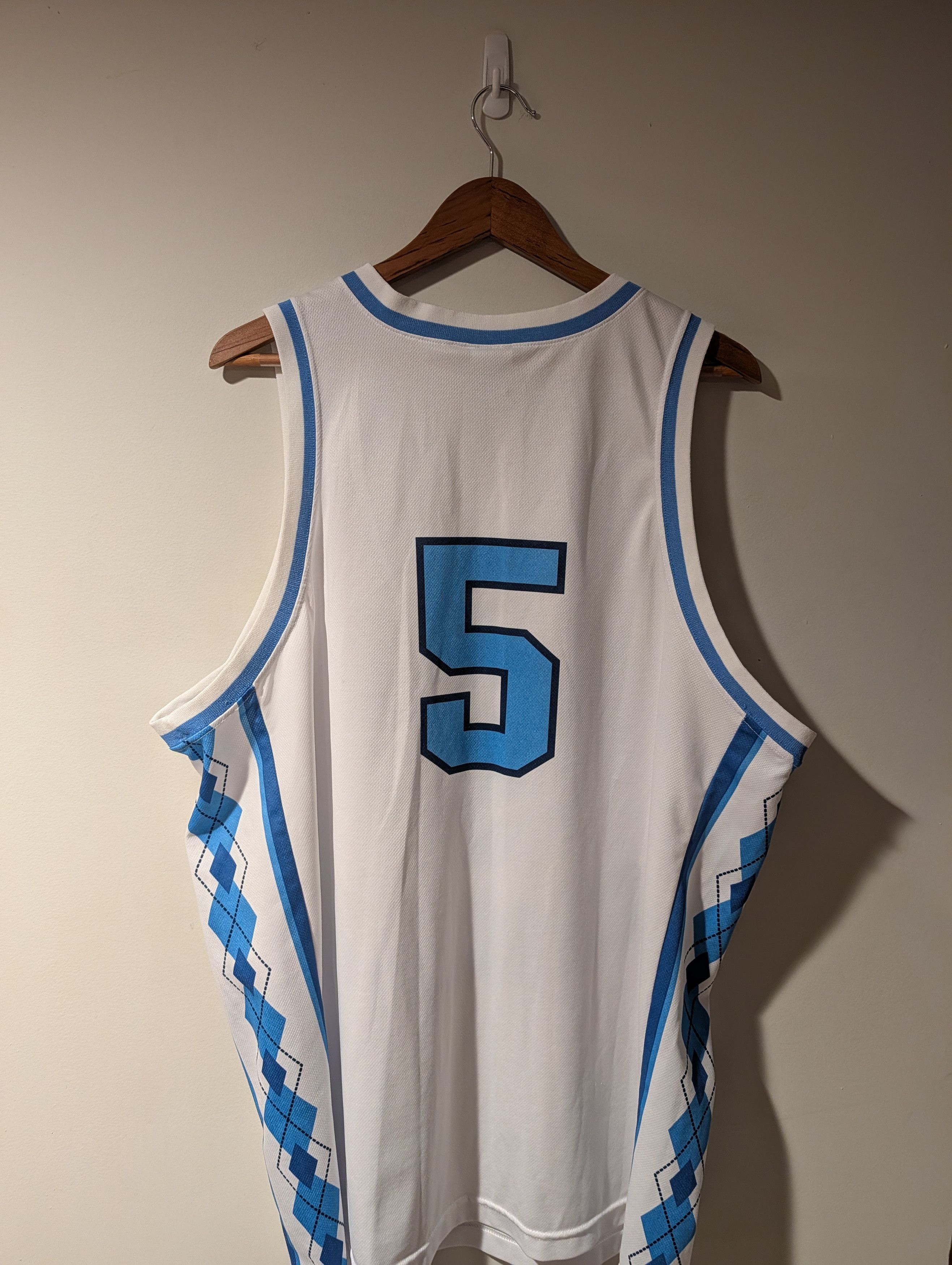 Nike VTG Nike North Carolina Tar Heels #5 Basketball Jersey XL Size US XL / EU 56 / 4 - 7 Thumbnail