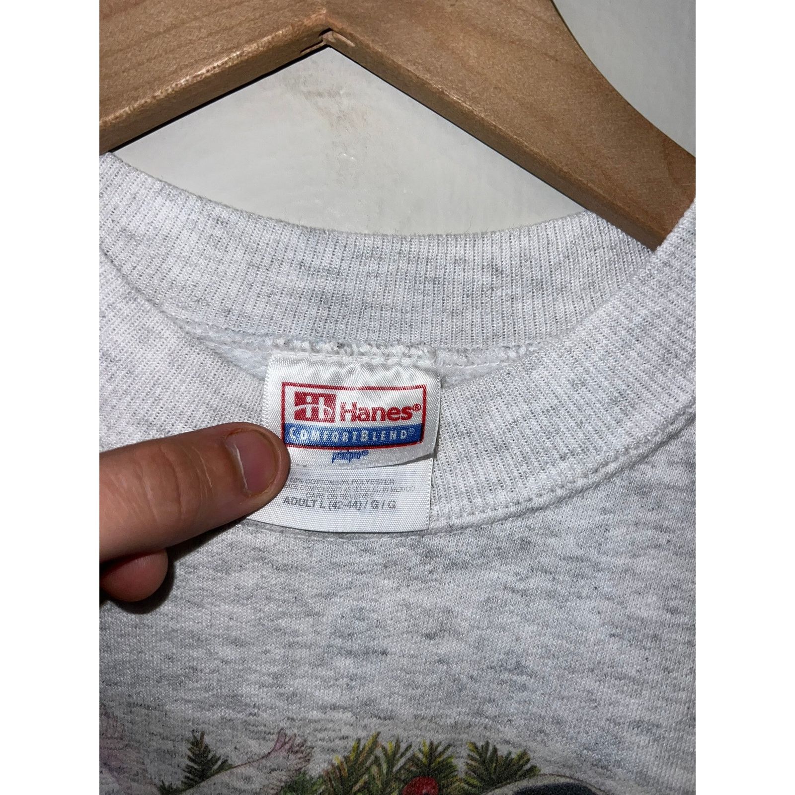 Hanes 90s Celebrating Christmas Animal Nature Sweatshirt VTG 1990s Size US L / EU 52-54 / 3 - 6 Thumbnail