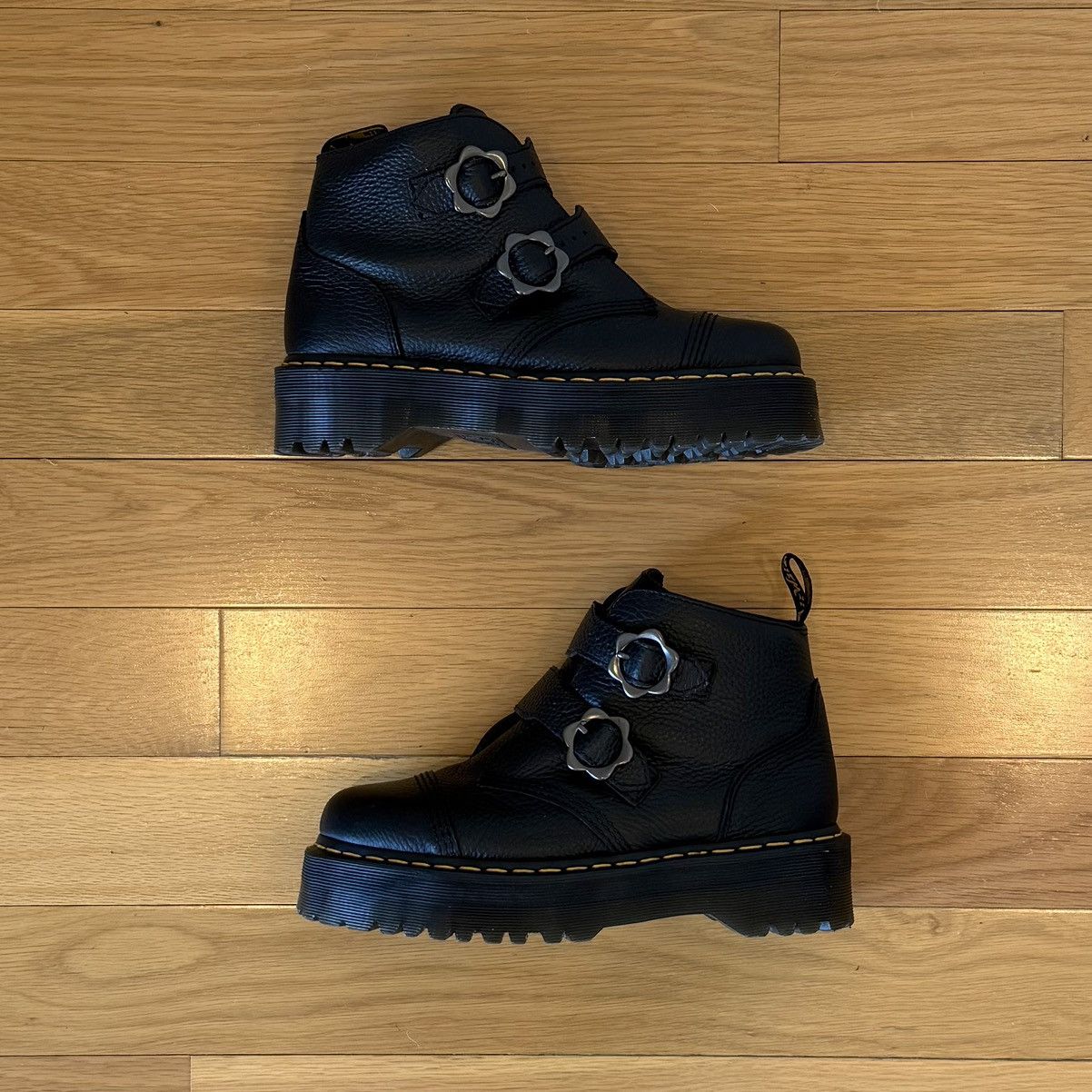Dr. Martens Dr. Martens Devon Flower Buckle Leather Combat Boots US 9 Size US 9 / EU 42 - 3 Thumbnail