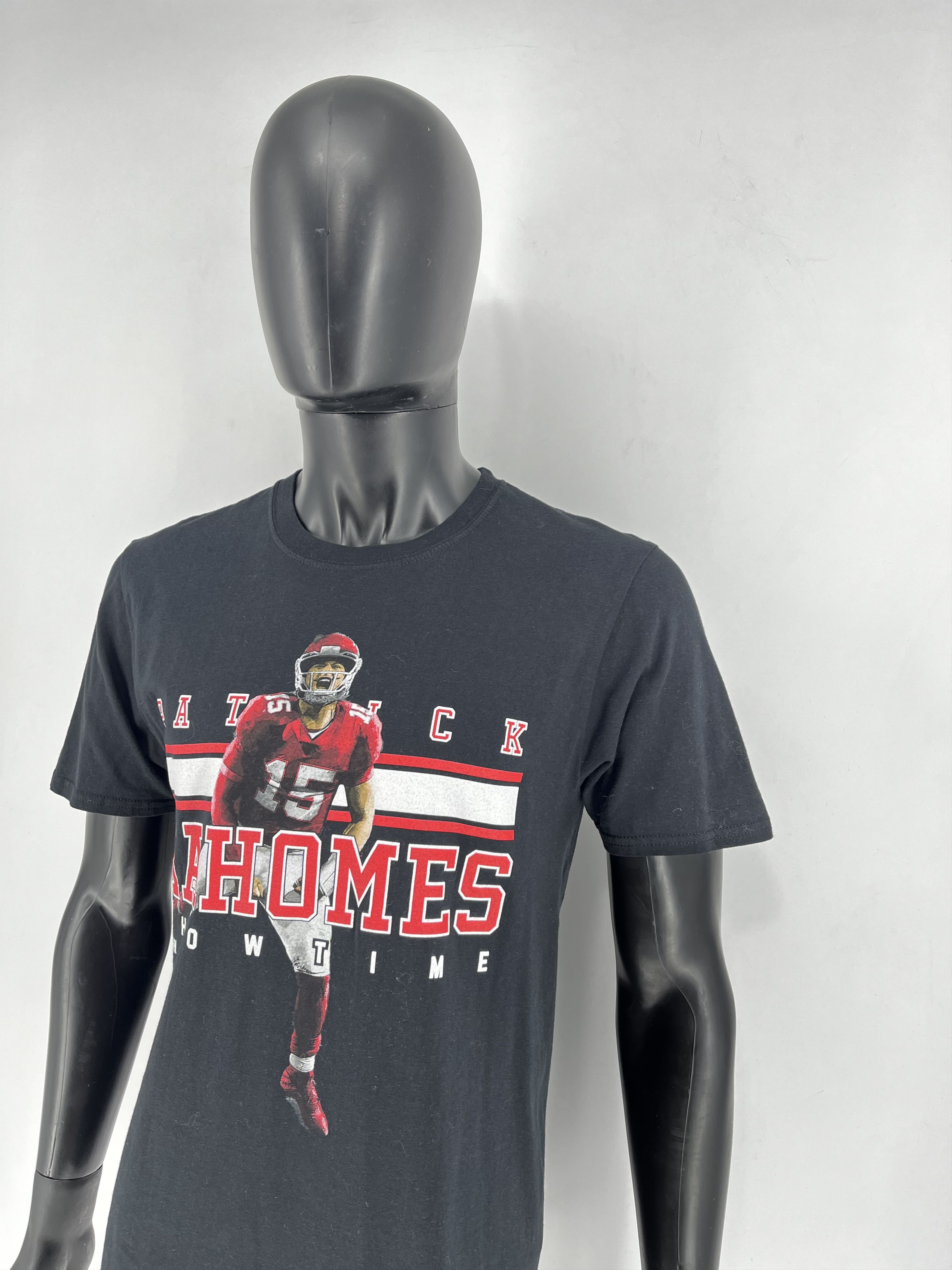 NFL PATRICK MAHOMES KANSAS CITY CHIEFS TSHIRT SHIRT NFL Football Size US M / EU 48-50 / 2 - 4 Thumbnail