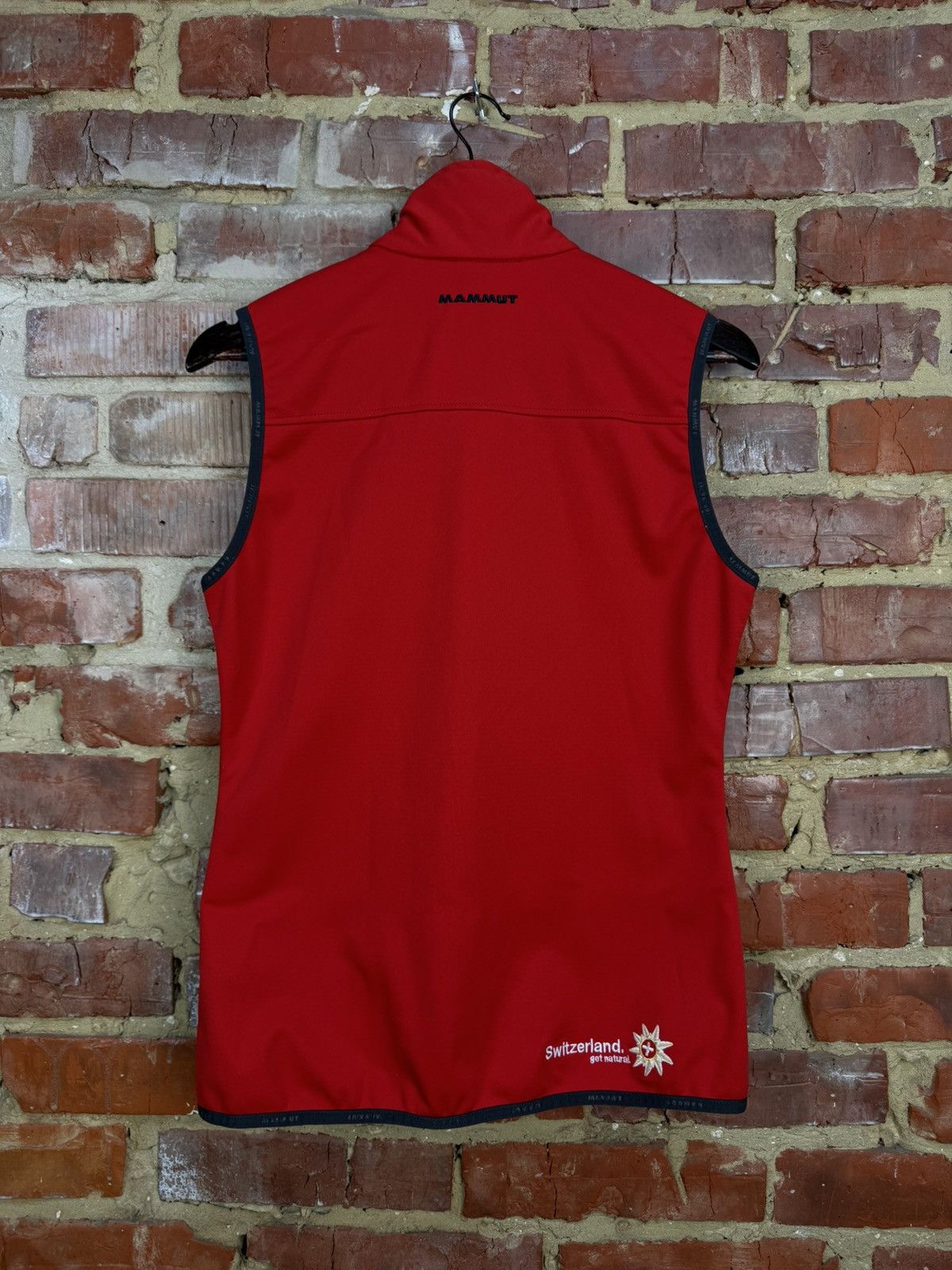 Mammut MAMMUT Windstopper Switzerland Red Vest Sleeve Less Jacket Size M / US 6-8 / IT 42-44 - 2 Thumbnail