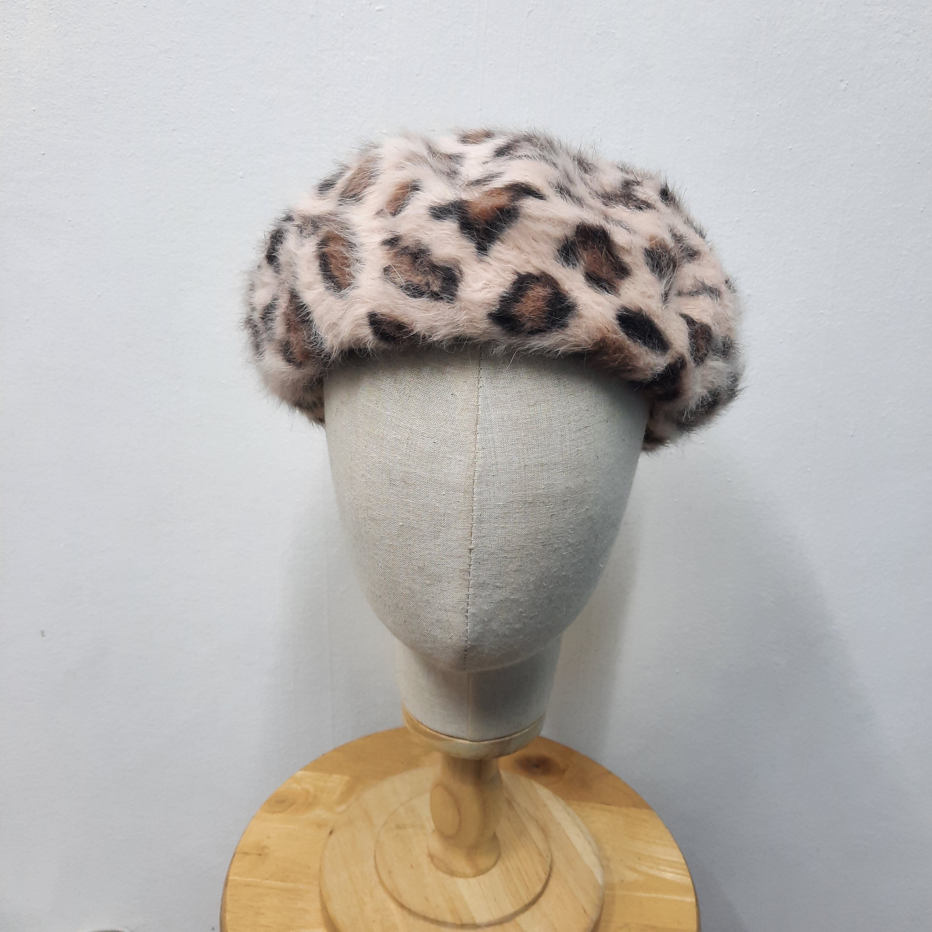 If Six Was Nine 💥 Robe cabinet harajuku style punk leopard beret hat Size ONE SIZE - 3 Thumbnail
