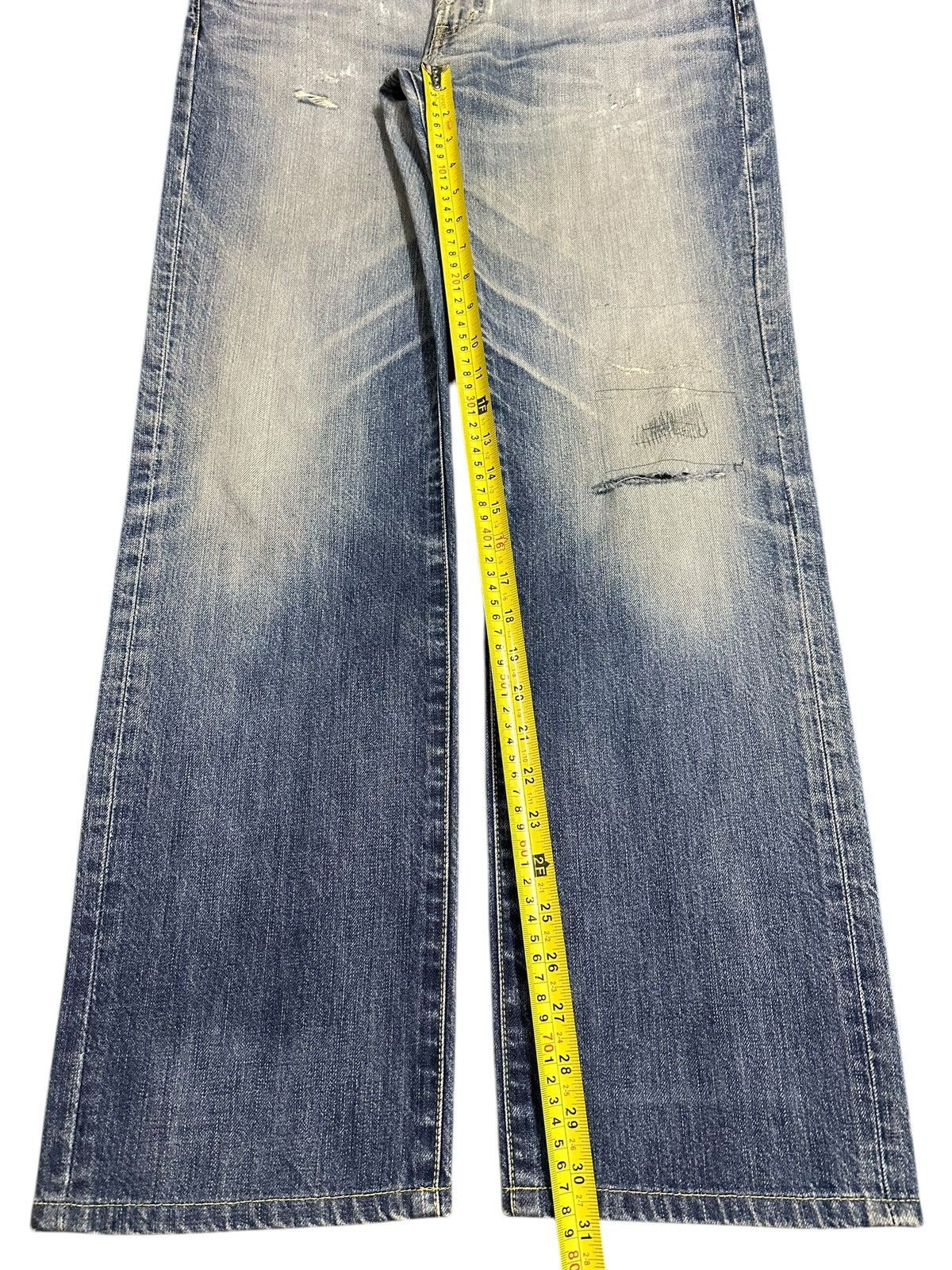 Japanese Brand Vintage Japanese Uniqlo Blue Wash Distress Style Loose Jeans Size US 34 / EU 50 - 13 Thumbnail