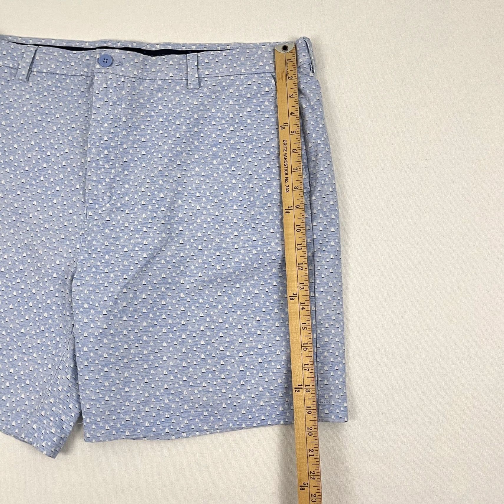 Vineyard Vines Vineyard Vines Performance Shorts Lot x 2 Mens Sz 42 / 8.5" Blue Nautical Preppy Shirt? Size US 42 / EU 58 - 4 Thumbnail