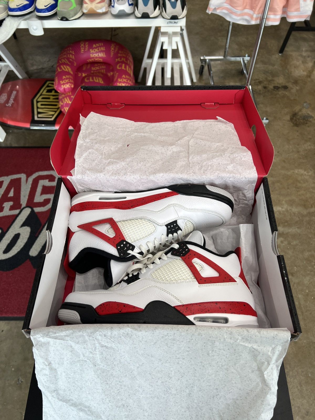 Jordan Brand Air Jordan 4 Red Cement Size 12 (2023) Size US 12 / EU 45 - 10 Thumbnail