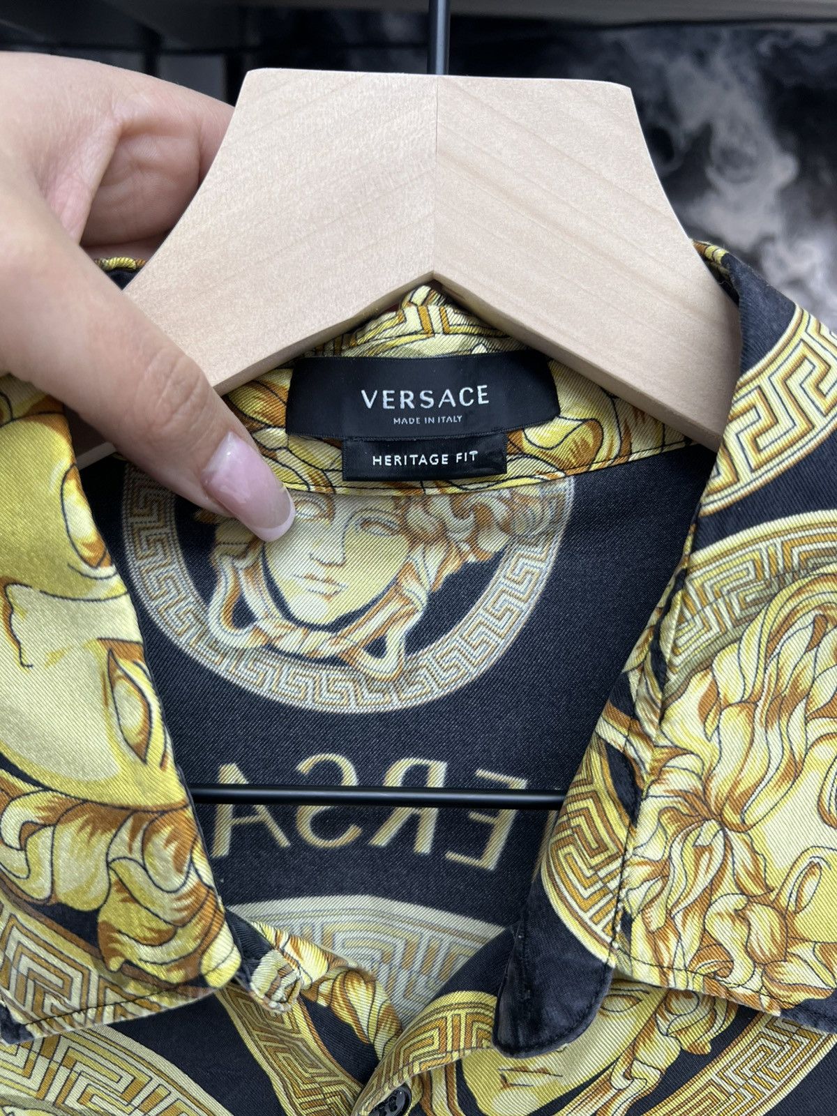 Versace Versace Madusa Print Long Sleeve Button Up Size US XS / EU 42 / 0 - 4 Thumbnail