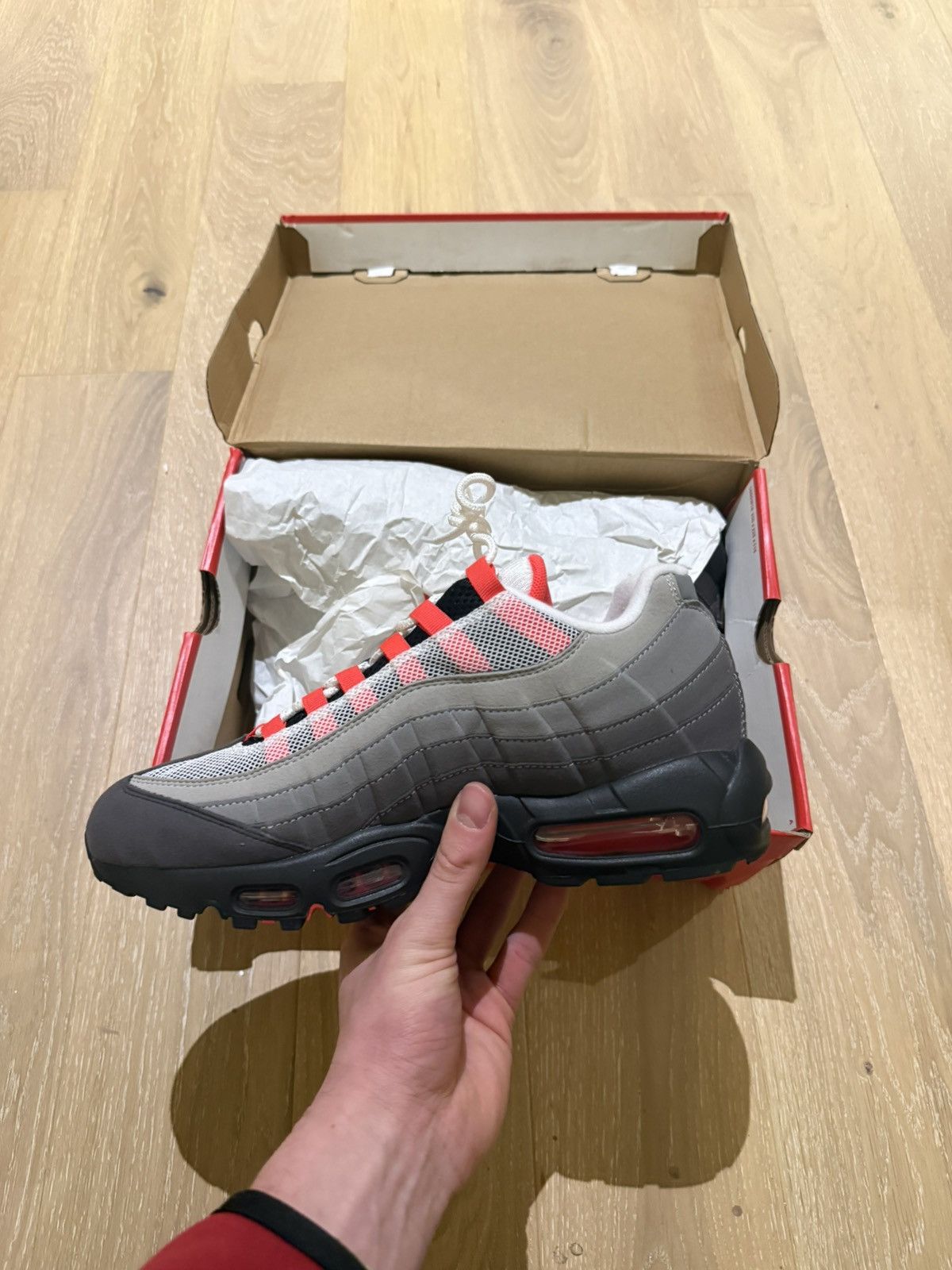 Nike Nike Air Max 95 Solar Red Size US 9 / EU 42 - 3 Thumbnail