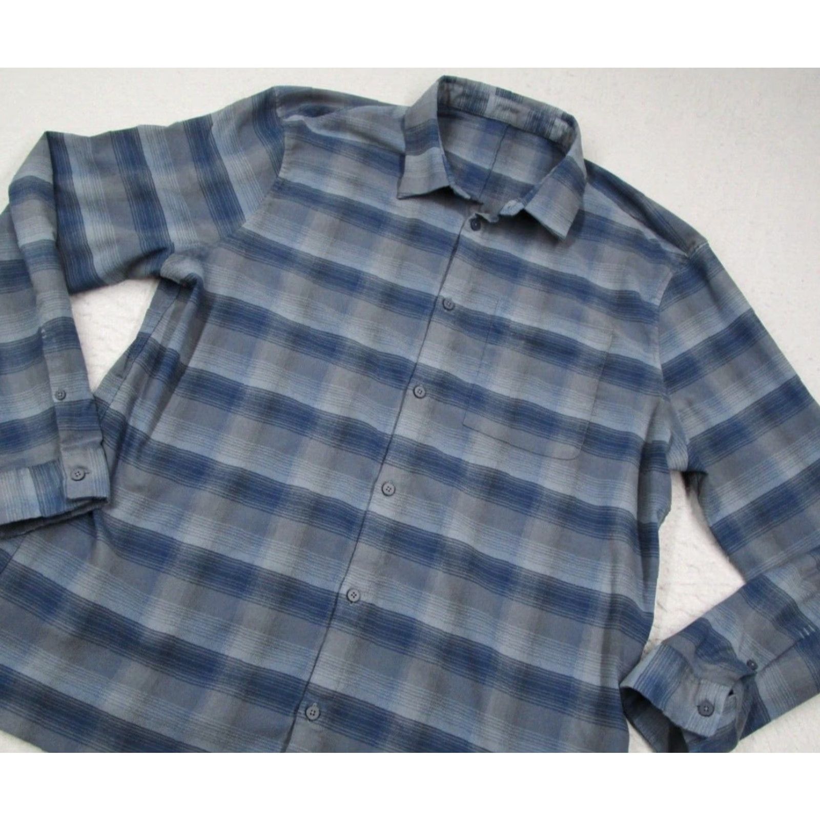 Lululemon Lululemon Shirt Mens Large Blue Peak Flannel Button Up Long Sleeve Workwear Hike Size US L / EU 52-54 / 3 - 2 Thumbnail