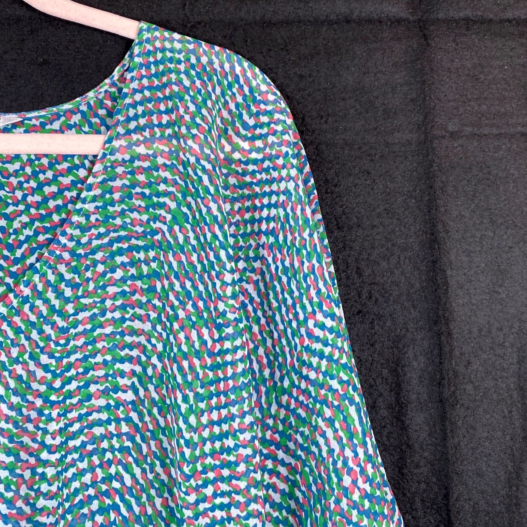 Vintage CAbi Blouse Multi Geometric Drop Waist Kimono Sheer V-Neck Stretch S Girl/Women’s? (recheck) Size S / US 4 / IT 40 - 4 Thumbnail