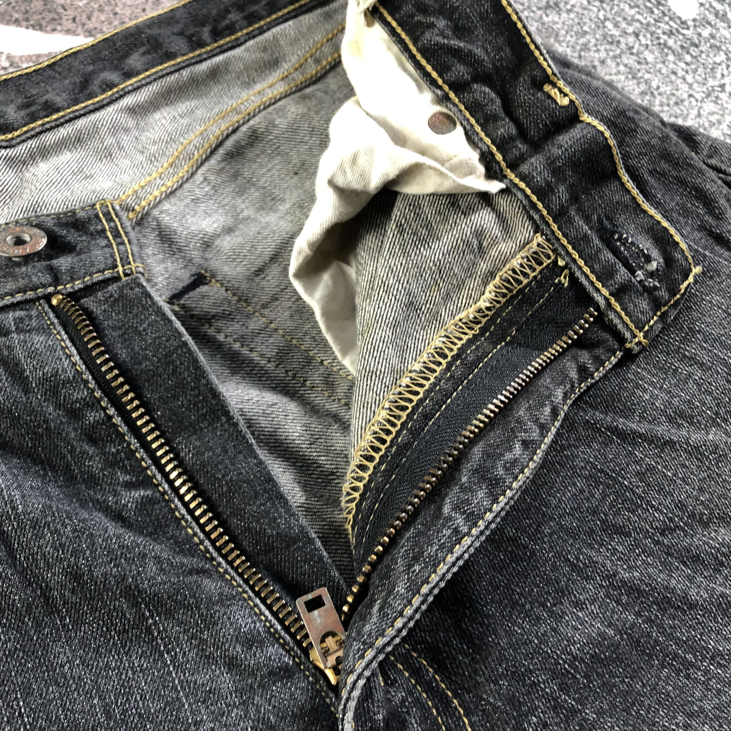 Levi's Vintage Levis 502 Jeans Medium Wash Denim KJ2308 Size US 34 / EU 50 - 8 Thumbnail