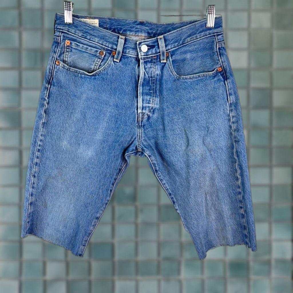 Levi's VINTAGE Levi's 501 Jean Shorts Jeans Casual 31 Blue Button Fly 90s Mens Adult Medium Blue Denim Size US 31 - 1 Thumbnail