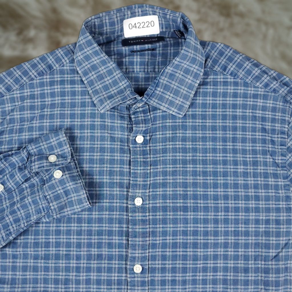 Tommy Hilfiger Tommy Hilfiger Blue Plaid Button-Up Shirt Men's Large Long Sleeve Casual Modern Size US L / EU 52-54 / 3 - 1 Thumbnail