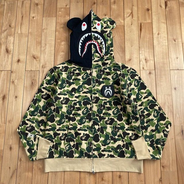 Bape BAPE × Medicom Toy BE@R Shark Full Zip Hoodie ABC CAMO APE Size US XL / EU 56 / 4 - 1 Thumbnail