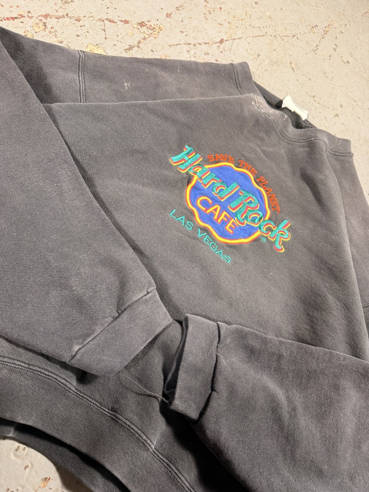 Hard Rock Cafe Vintage Distressed Ash Gray Faded Hard Rock Cafe Crewneck Size US XL / EU 56 / 4 - 5 Thumbnail