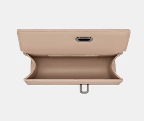 o1w1db10224 Size: OS Pouch With Shoulder StraP in Hazelnut