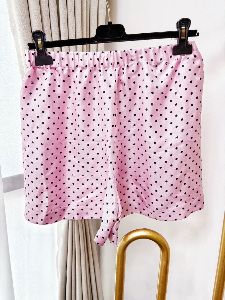 Chanel Chanel Black polka dot silk shorts Size 25" / US 0 / IT 36 - 2 Thumbnail