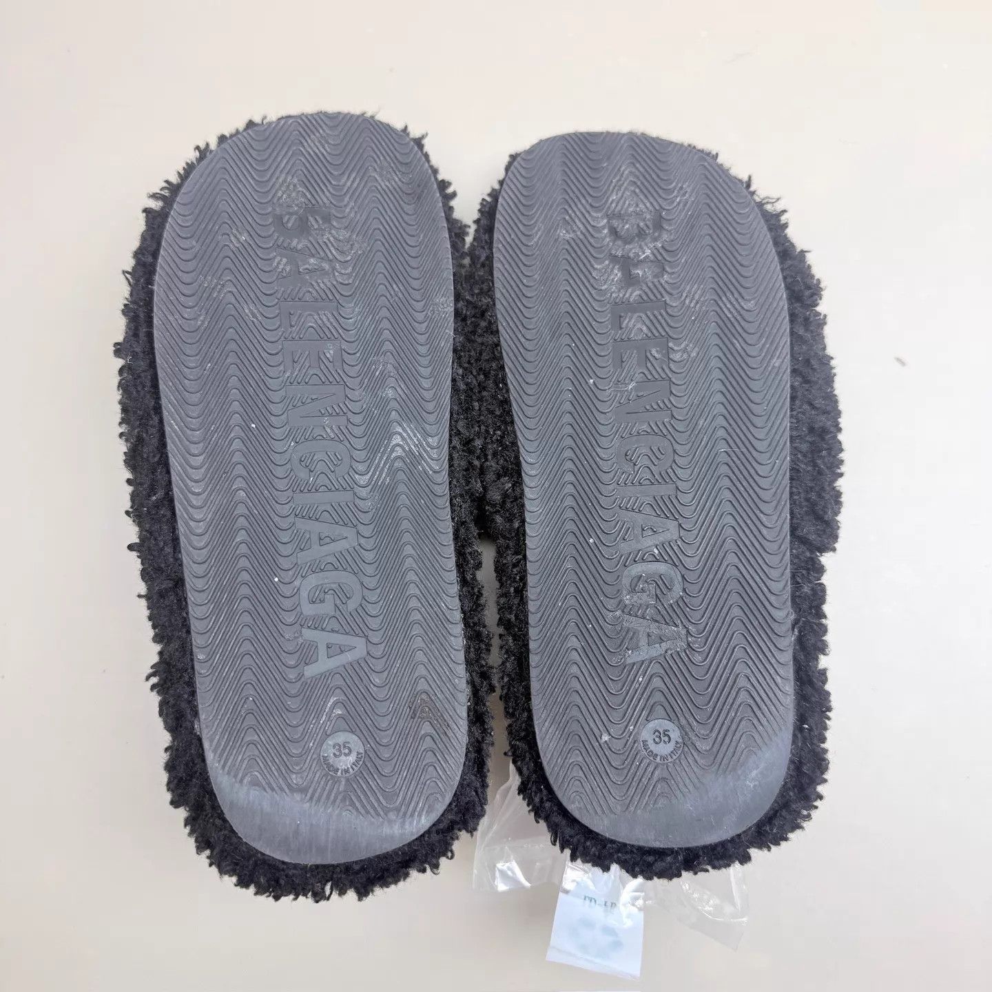 Balenciaga Balenciaga Black Cola Faux Fur Slippers 35 95 New Size US 4.5 / IT 34.5 - 6 Thumbnail
