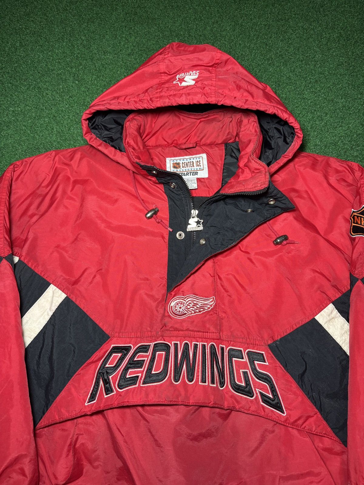 Starter Vintage Detroit Red Wings 90s Starter NHL Jacket XL Puffer Size US XL / EU 56 / 4 - 2 Thumbnail