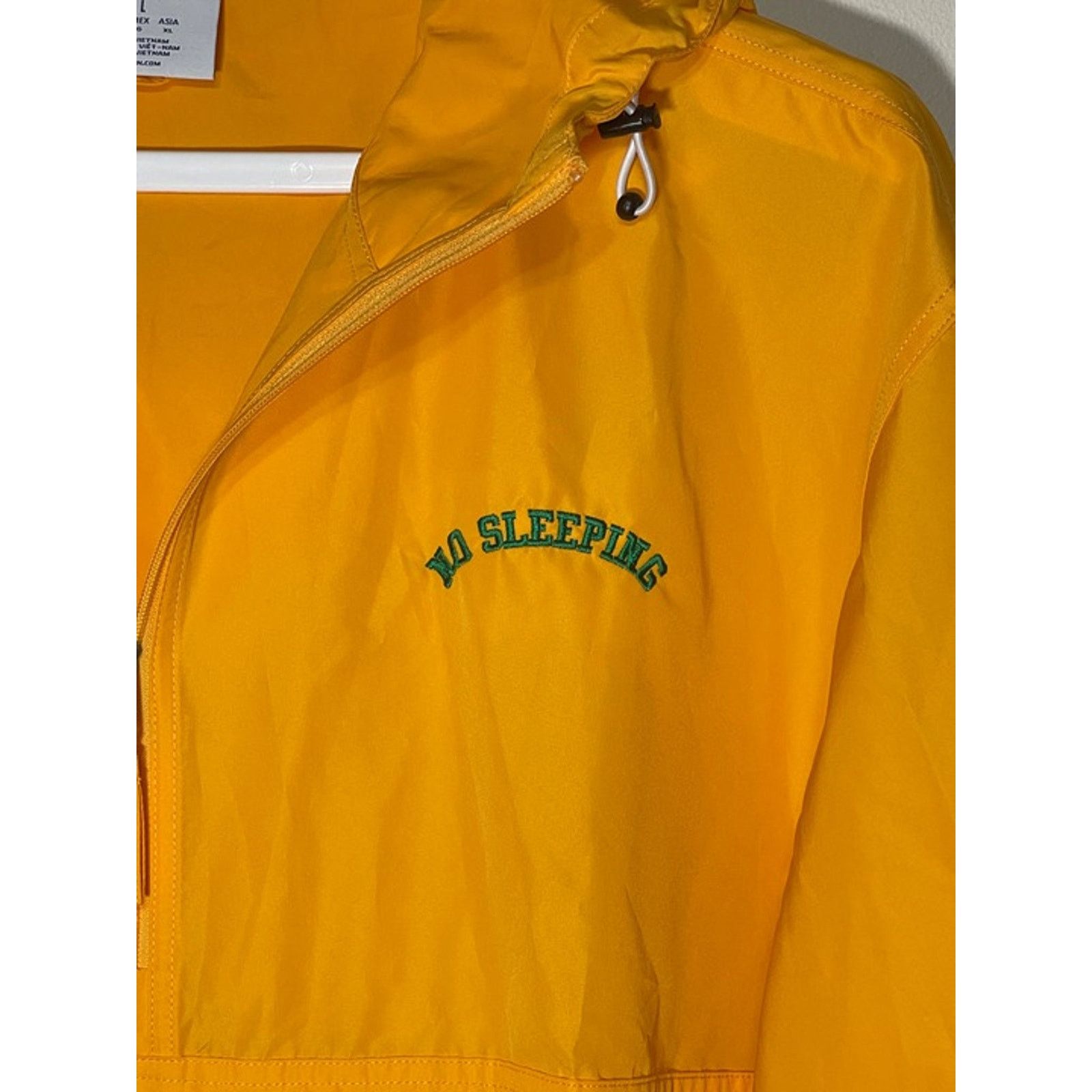 Champion Champion Authentic Athletic Wear Rain Coat Size L - USED Size US L / EU 52-54 / 3 - 3 Thumbnail