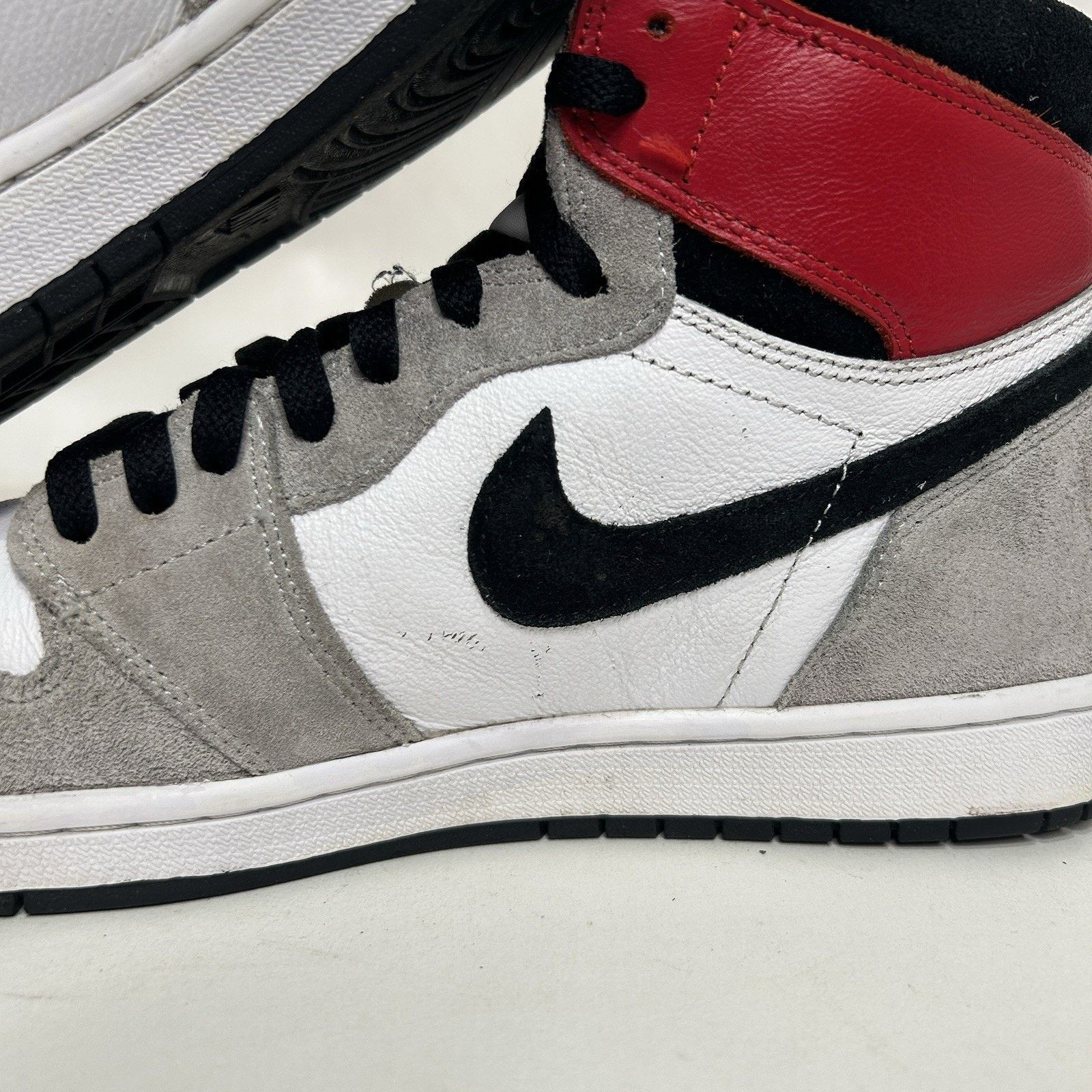 Jordan Brand Nike Air Jordan 1 Retro High “Light Smoke Grey” Size US 10.5 / EU 43-44 - 8 Thumbnail