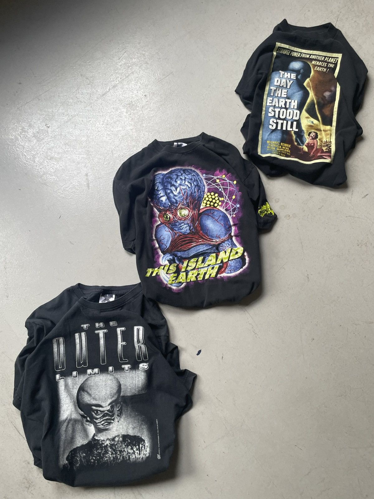 Universal Studios Vintage 1997 Universal Studios Monsters Alien T Shirt Size US L / EU 52-54 / 3 - 5 Thumbnail